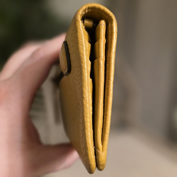 Marc Jacobs Mustard Yellow Leather Wallet - Picture 3 of 9